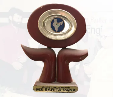 Sarita Rana receiving achievement award
